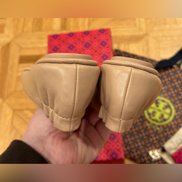 NWT Tory Burch Minnie Travel Flats in Goan Sand - Picture 6 of 16